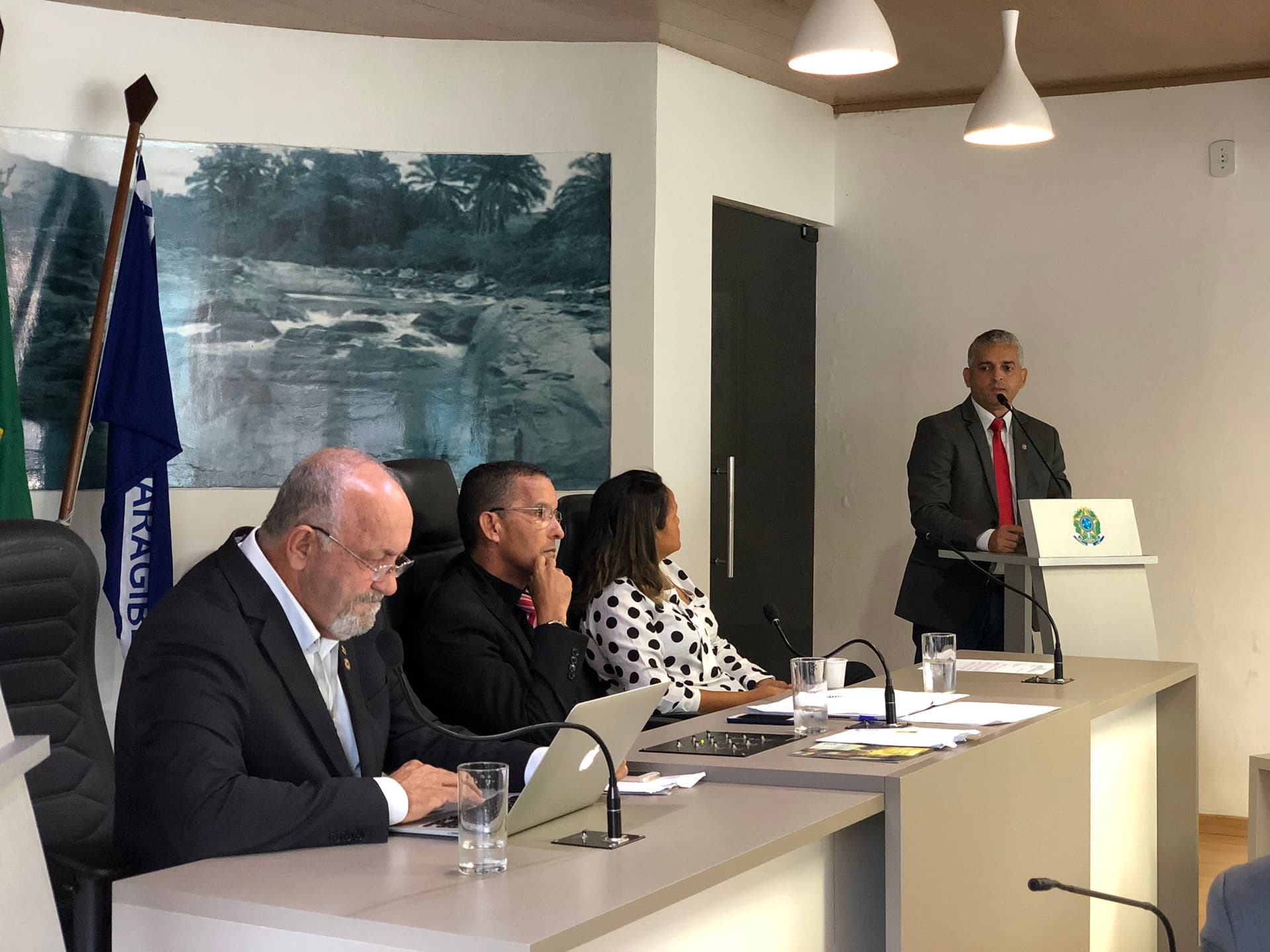 Imagem da notícia: Retorno dos trabalhos é marcado pela apresentação de requerimento ao Executivo