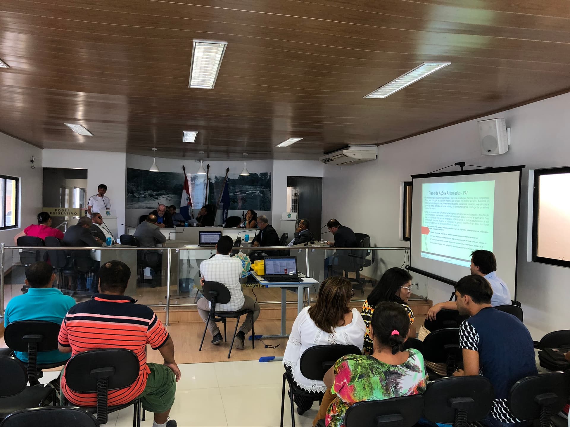 Imagem da notícia: Presidente apresenta Indicação para revisão da carga horária dos conselheiros tutelares