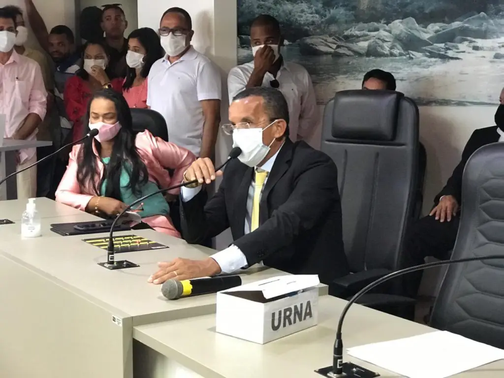 Imagem da notícia: Antônio dos Santos é reeleito presidente da Câmara de Matriz de Camaragibe