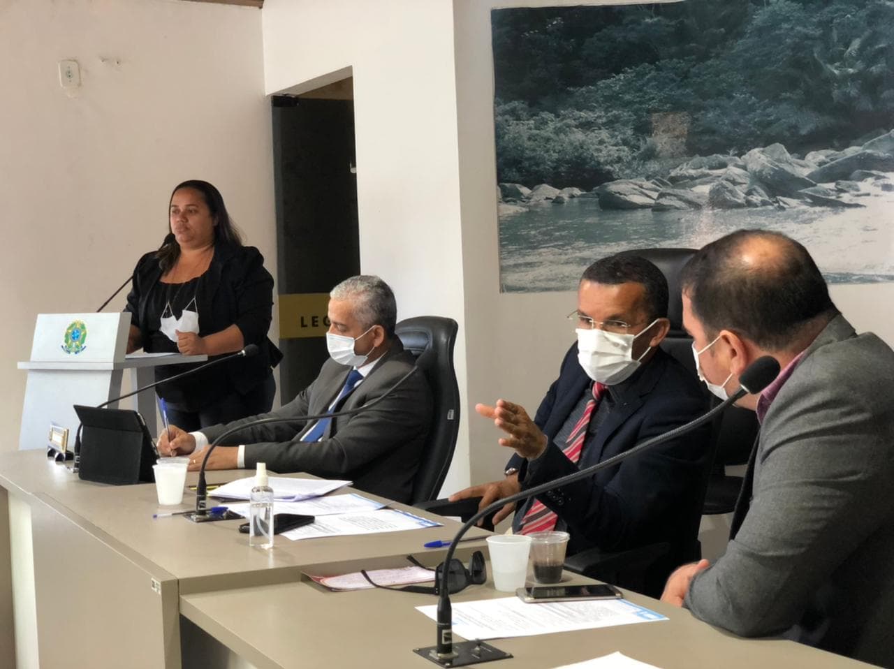 Imagem da notícia: Combate à violência contra a mulher é tema de Sessão na Câmara de Matriz de Camaragibe