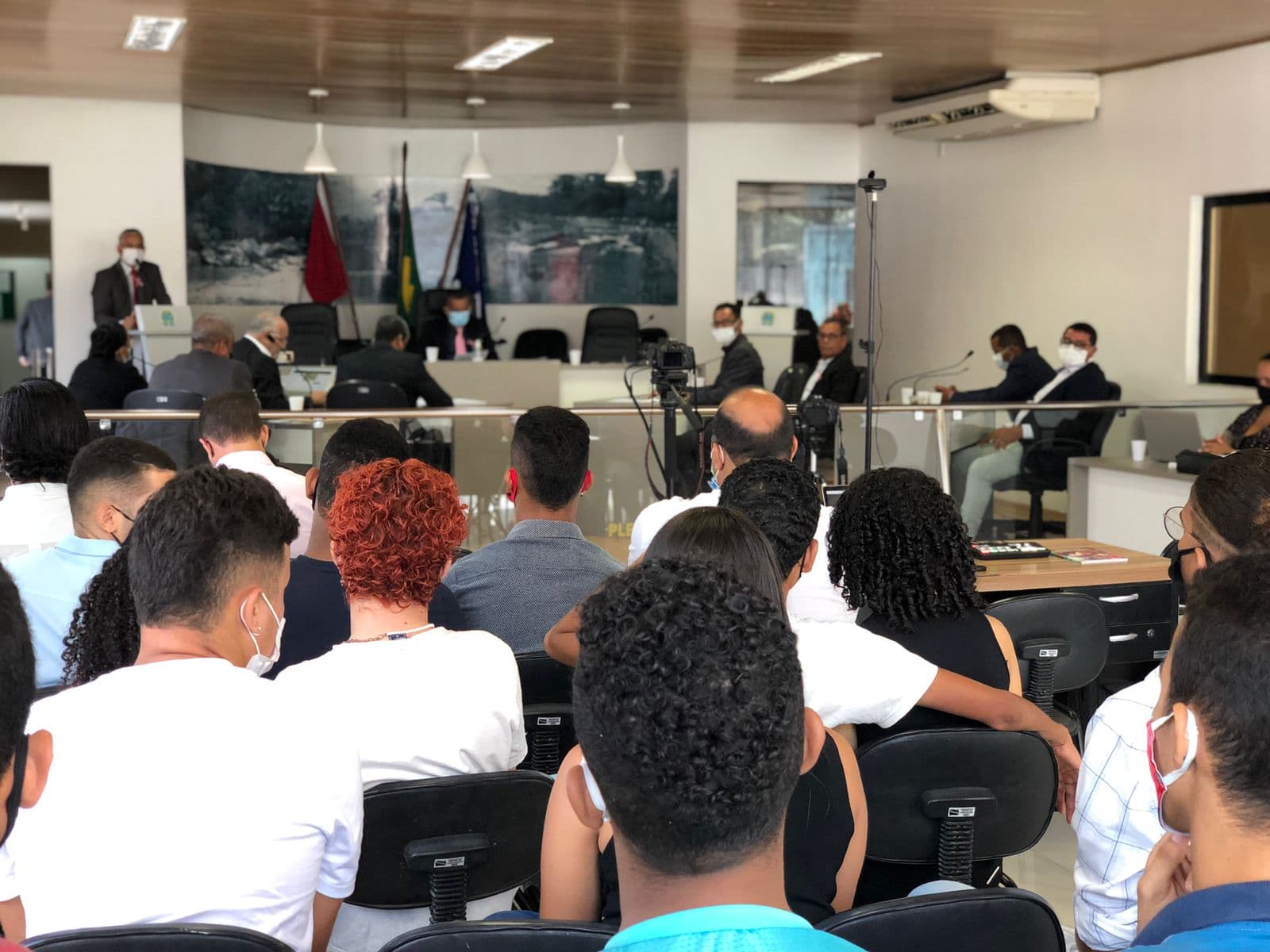 Imagem da notícia: Sessão conta com presença de jovens do Centro Dom Bosco e ressalta atuação dos professores