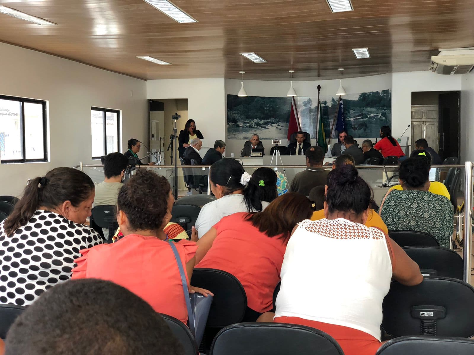 Imagem da notícia: Contemplados pelas casas do Distrito Industrial vão a Sessão e pedem apoio do Legislativo