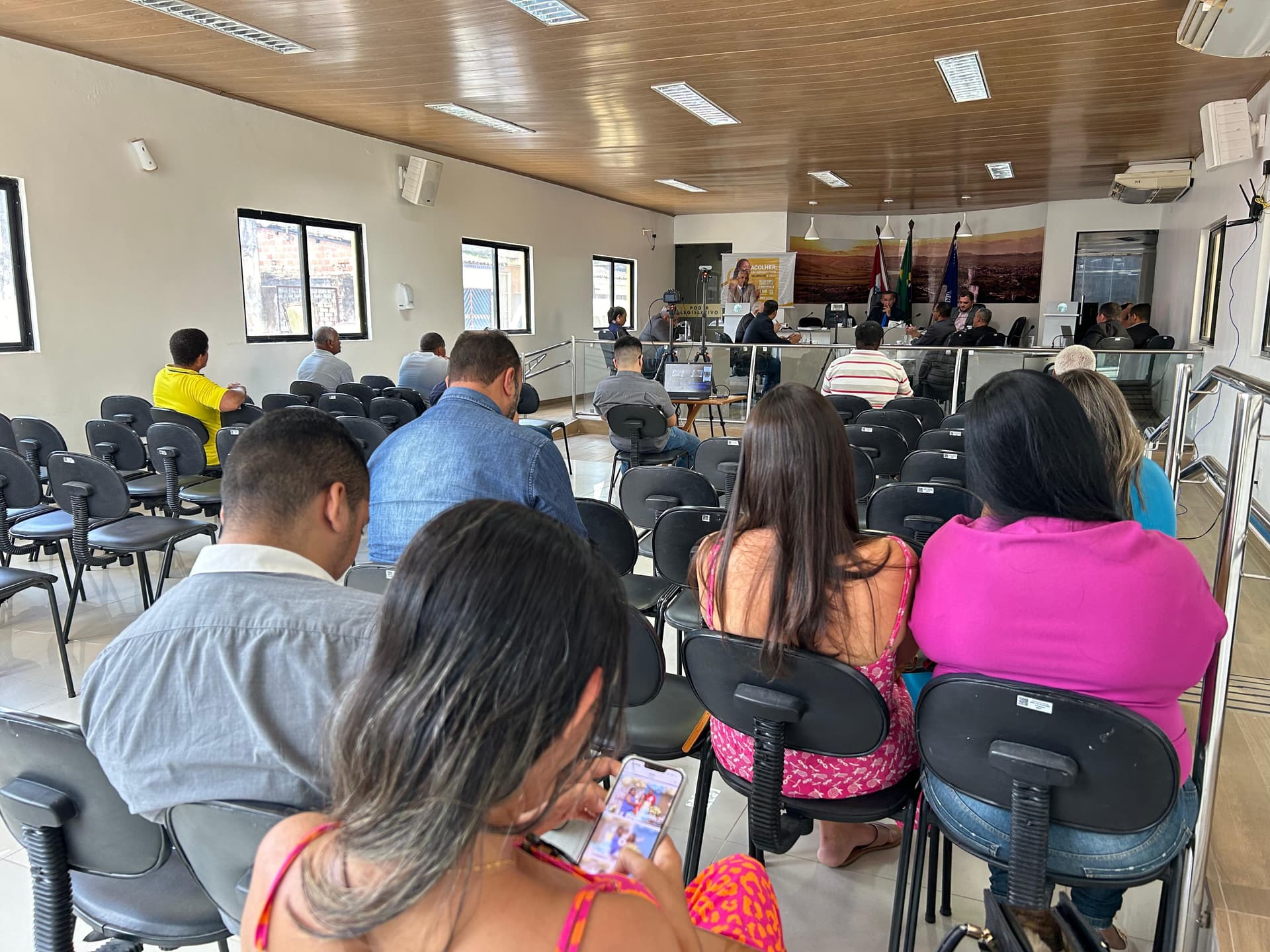 Imagem da notícia: Câmara aprova Projeto que institui o piso salarial da enfermagem no município