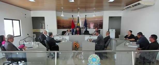 Imagem da notícia: Câmara regulamenta para as sextas-feiras a realização das sessões ordinárias