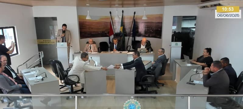 Imagem da notícia: Câmara aprova projetos e discute propostas para o bem-estar no município