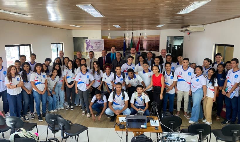 Imagem da notícia: Câmara de Matriz de Camaragibe reabre trabalhos e recebe alunos e professores da Escola Maria Antônia