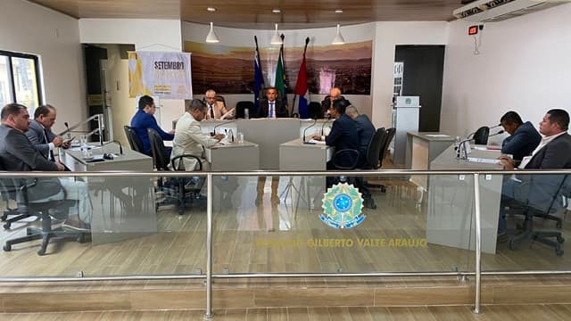 Imagem da notícia: Câmara de Matriz de Camaragibe realiza sessão com foco em educação e segurança urbana