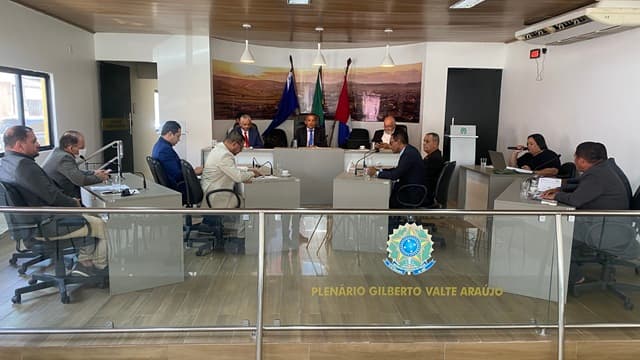 Imagem da notícia: Câmara aprova orçamento de 2026 e abre recesso legislativo