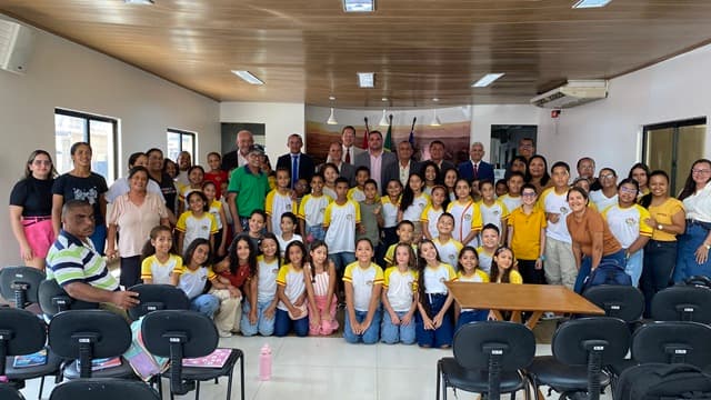 Imagem da notícia: Câmara aprova projeto que garante início simultâneo do ano letivo para todos os alunos