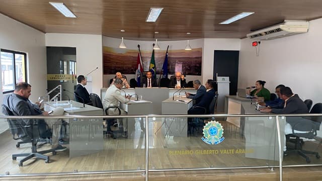 Imagem da notícia: Câmara realiza 16ª Sessão Ordinária com pautas voltadas à educação, saúde e infraestrutura